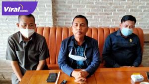 H Ishak Mekki Ketua DPD Partai Demokrat Sumsel beri keterangan pada awak media. FOTO : VIRALSUMSEL.COM