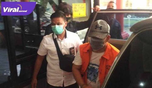 Johan Anuar Wakil Bupati Kabupaten OKU tiba di Rutan Pakjo. FOTO : VIRALSUMSEL.COM