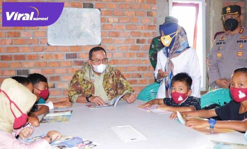 Bupati Muba Dr Dodi Reza Alex Noerdin Lic Econ MBA dalam kesempatan Kunker ke Sanga Desa. FOTO : VIRALSUMSEL.COM
