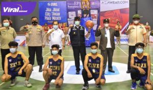 H Herman Deru Gubernur Sumsel buka DBL 2021 di GOR Dempo, JSC. FOTO : VIRALSUMSEL.COM