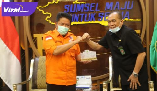 Gubernur Sumsel H Herman Deru menerima Ketua PTUN Palembang, Hujja Tulhaq. FOTO : VIRALSUMSEL.COM