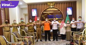 Gubernur Sumsel H.Herman Deru bersama Kepala BPPSDMP Kementan RI Prof Ir. Dedi Nursyamsi, M. Agr. FOTO : VIRALSUMSEL.COM