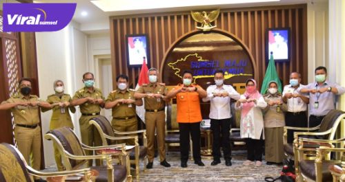 Gubernur Sumsel H.Herman Deru bersama Kepala BPPSDMP Kementan RI Prof Ir. Dedi Nursyamsi, M. Agr. FOTO : VIRALSUMSEL.COM