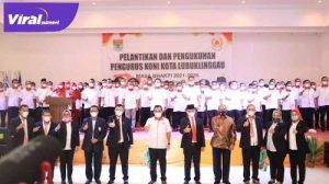 Wali Kota Lubuklinggau ,H SN Prana Putra Sohe menghadiri pelantikan sekaligus pengukuhan pengurus KONI Kota Lubuklinggau masa bhakti 2021-2025. FOTO : VIRALSUMSEL.COM