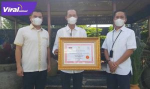 Kepala DPMPTSP Kota Palembang Dr. H. Akhmad Mustain, S.STP., M.S, bersama Walikota Harnojoyo dan Sekda Ratu Dewa. FOTO : VIRALSUMSEL.COM