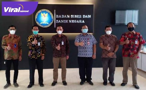 Kepala Diskominfo Kota Lubuklinggau, Erwin Armeidi melakukan kunjungan ke sejumlah lembaga, dalam rangkaian koordinasi dan konsultasi.FOTO : IST