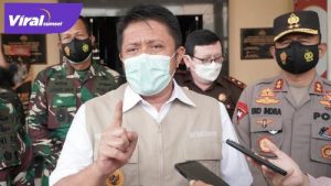 Herman Deru Gubernur Sumsel beri keterangan pada awak media. FOTO : VIRALSUMSEL.COM