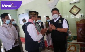 Gubernur Sumatera Selatan H Herman Deru Safari Jumat di Masjid Al-Ikhlas Sukarami. FOTO : VIRALSUMSEL.COM