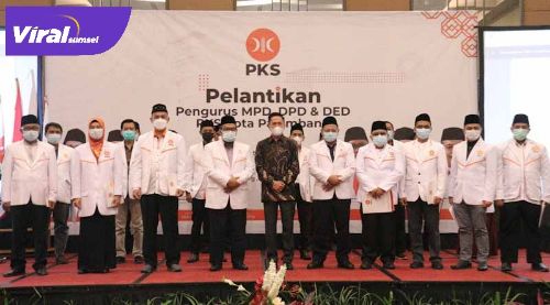 DPW PKS Sumsel melantik kepengurusan MPD, DPD dan DED Kota Palembang. FOTO : VIRALSUMSEL.COM