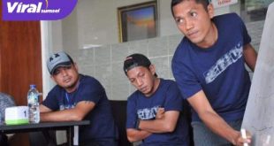 Rachmat Rivai mantan penyerang Sriwijaya FC jadi pelatih PON Maluku Utara. FOTO : IST