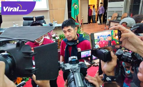 Nil Maizar Pelatih Kepala Sriwijaya FC. FOTO : VIRALSUMSEL.COM