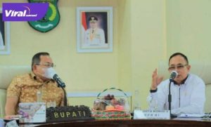 Bupati Muba Dodi Reza Alex bersama Anggota DPR RI Eddy Santana Putra. FOTO : VIRALSUMSEL.COM