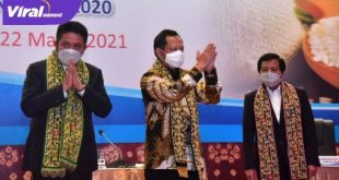 Gubernur Sumsel H Herman Deru saat conference pers usai menggelar RUPS Tahunan Bank Sumsel Babel tahun 2020 di Hotel Fairmont Jakarta. FOTO : VIRALSUMSEL.COM