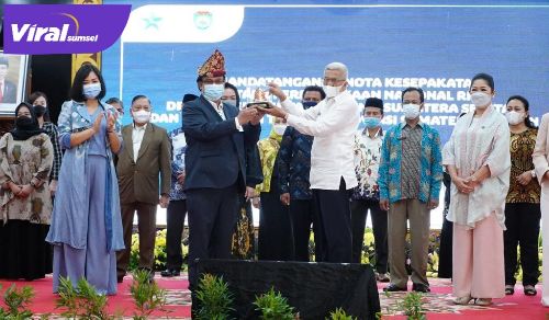 Wakil Gubernur Sumsel H Mawardi Yahya talk Show Peningkatan Indeks Literasi Masyarakat oleh Perpustakaan Nasional RI. FOTO : VIRALSUMSEL.COM