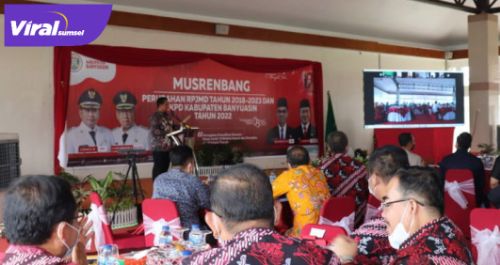 Bupati Banyuasin, H. Askolani, SH., MH dalam Murembang perubahan RPJMD Tahun 2018-2023 dan RKPD Kabupaten Banyuasin Tahun 2022. FOTO : VIRALSUMSEL.COM