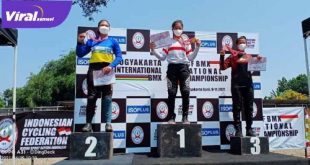 Atlet BMX Cross asal Sumatera Selatan, Jasmine Azzahrah di podium juara. FOTO : VIRALSUMSEL.COM