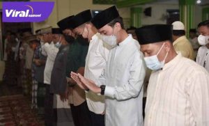 H Muchendi Mahzareki SE Wakil Ketua DPRD Sumsel Safari Ramadhan di OKI. FOTO : VIRALSUMSEL.COM