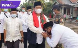 H Askolani Bupati Banyuasin Safari Ramadhan di Makarti Jaya. FOTO : VIRALSUMSEL.COM