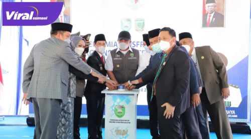 Gubernur Sumsel Herman Deru peresmian infrastruktur di Empat Lawang, Rabu (21/4/2020). FOTO : VIRALSUMSEL.COM