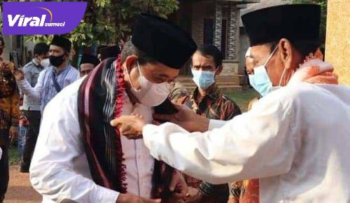 Bupati Banyuasin, H Askolani Jasi, SH, MH mengunjungi Desa Durian Gadis, Kecamatan Rambutan, Rabu (28/04/2021). FOTO : VIRALSUMSEL.COM