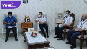 Kepala Balai Pengelola Kereta Api Ringan Sumsel, Amanna Gappa dalam audiensinya bersama Walikota Palembang, H. Harnojoyo, Kamis (29/4 /2021). FOTO : VIRALSUMSEL.COM