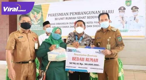 Ridho Yahya Walikota Prabumulih hadiri acara penyerahan kunci rumah dari BAZNAS dan TASPEN. FOTO : VIRALSUMSEL.COM