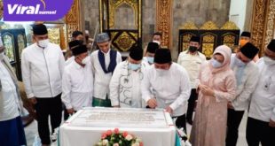 Gubernur Sumsel H Herman Deru bersama UAS meresmikan Masjid Al Falah di Jalan Rajawali Palembang, Selasa (4/5/2021). FOTO : VIRALSUMSEL.COM