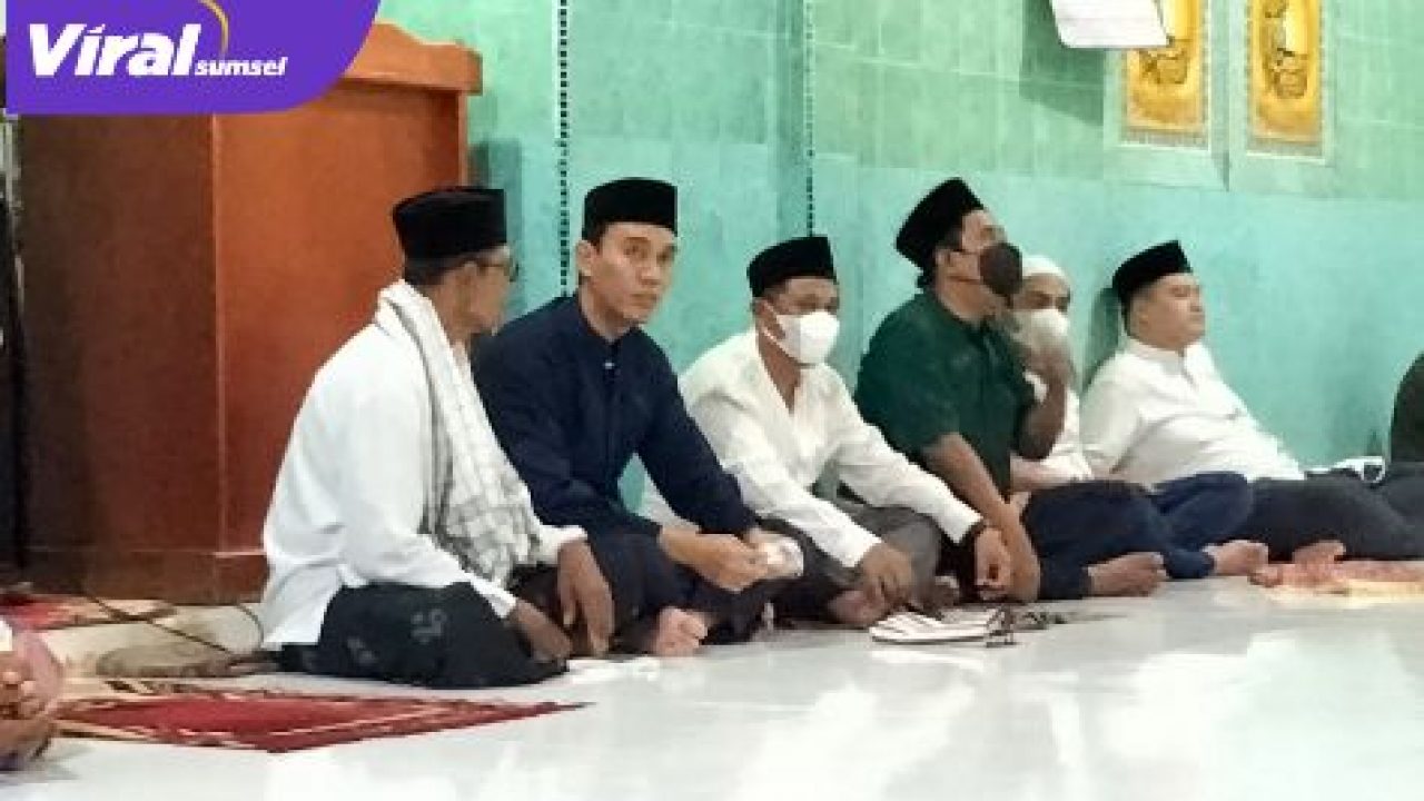 Boyong Empat Anggota Dprd Oki H Muchendi Tutup Safari Ramadhan Di Masjid Al Manar Kayuagung Viralsumsel Com
