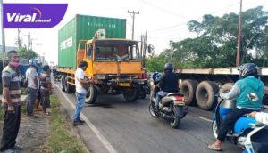 Truk kontainer tabrakan di Jalan Pangeran Ayin, Kelurahan Suka Maju, Kecamatan Sako Palembang, Senin (10/5/2021). Foto : viralsumsel.com