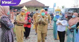 Wakil Walikota Palembang Fitrianti Agustinda saat bersilaturahmi dengan warga Tangga Butung, Selasa (18/5/20210). FOTO : VIRALSUMSEL.COM