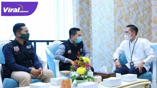 Sekda Kota Palembang Ratu Dewa menerima lembaga kemanusiaan ACT Sumsel, di Media Center Pamkot Palembang, Jumat (21/5/2021). Foto : viralsumsel.com