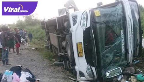 Bus PO Sambodo bernopol B 7314 NGA alami kecelakaan di Tikungan Harmoko, Bayung Lencir, Muba. Foto : viralsumsel.com