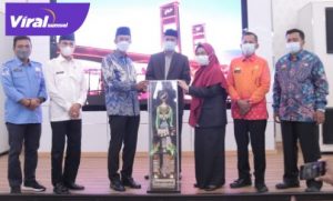 Walikota Palembang H Harnojoyo menyambut kepulangan 20 kafilah yang berhasil menjadi juara umum di Rumah Dinas Wali Kota, Kamis( 27/52021). Foto : viralsumsel.com