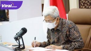 Wakil Gubernur Sumsel H. Mawardi Yahya ikuti Rakor Penyelenggaraan Perizinan Berusaha Berbasis Resiko dan OSSsecara virtual, Jumat (28/5/2021). Foto : viralsumsel.com