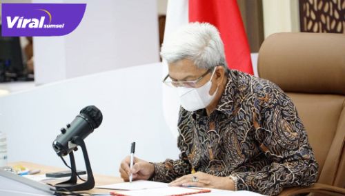 Wakil Gubernur Sumsel H. Mawardi Yahya ikuti Rakor Penyelenggaraan Perizinan Berusaha Berbasis Resiko dan OSSsecara virtual, Jumat (28/5/2021). Foto : viralsumsel.com