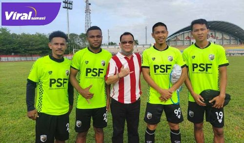 Dari kiri ke kanan : Gosner Komboy, Yan Pieter, Manajer MBU Achmad Haris, Soni Setiawan, Ade Ivan. Foto : mo MBU