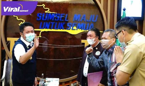 Gubernur Sumsel H Herman Deru usai menerima Pengurus PTMSI Provinsi Sumsel di Ruang Tamu Gubernur Sumsel, Senin (31/5/2021). Foto : viralsumsel.com