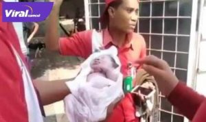 Bayi perempuan dalam kresek ditemukan di SPBU, Rabu (2/6/2021). Foto : viralsumsel.com/ kai