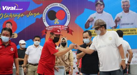 Plh Sekda Sumsel, Ahmad Najib, tutup Kejuaraan Tenis Meja Gubernur Cup di Pistop Xiom Table Tenis, Minggu (6/6/2021). Foto : viralsumsel.com
