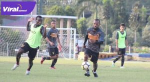 Nur Iskandar gelandang serang Sriwijaya FC berlatih di Stadion Atletik, JSC, Rabu (9/6/2021). Foto : mo.sfc