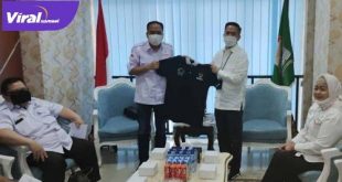 Sekda Kota Palembang Ratu Dewa menerima kunjungan pengurus KORMI Palembang di Ruang Kerjanya Kamis,(10/6/2021). Foto : viralsumsel.com/nto