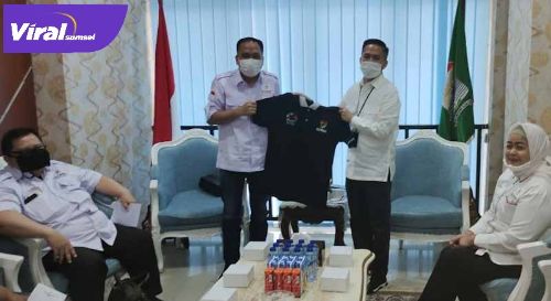 Sekda Kota Palembang Ratu Dewa menerima kunjungan pengurus KORMI Palembang di Ruang Kerjanya Kamis,(10/6/2021). Foto : viralsumsel.com/nto Sekda Kota Palembang Ratu Dewa menerima kunjungan pengurus KORMI Palembang di Ruang Kerjanya Kamis,(10/6/2021). Foto : viralsumsel.com/nto