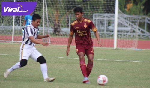 Gelandang Sriwijaya FC Suandi dalam laga uji coba kontra Depati Bachrim FC. Foto : SFC for viralsumsel.com