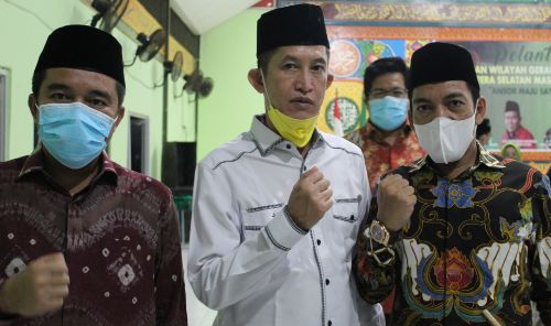 Ketua DPRD Banyuasin Irian Setiawan saat hadiri pelantikan pengurus PW GP Ansor Sumsel. Foto : viralsumsel.com/noto