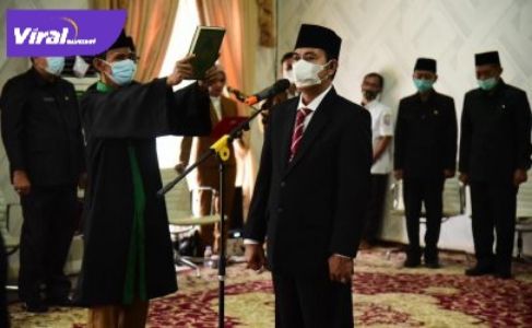 Bupati Banyuasin, H. Askolani SH MH melantik Direktur BUMD Sei Sembilang, Heriyadi H.M. Yusuf, SP. Foto : viralsumsel.com