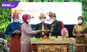 Gubernur Sumsel H Herman Deru bersama Walikota Palembang H Harnojoyo bersama Ketua DPRD Kota Palembang Zainal Abidin. Foto : viralsumsel.com/noto