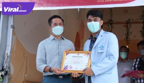 M.Yoga Anugrah Penanggung Jawab Mubes Formabang bersama Sekda Kota Palembang Drs Ratu Dewa. Foto : magang UIN