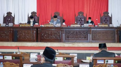 Suasana Rapat Paripurna mendengarkan Pemandangan Umum Fraksi-fraksi Terkait Raperda Pertanggungjawaban Pelaksana APBD 2020. Foto : viralsumsel.com