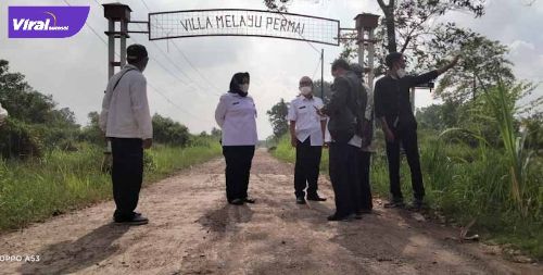 Sejumlah Anggota FMPDB Kota Palembang lakukan pengecekan tapal batas wilayah di Tegal Binangun. Foto : IST