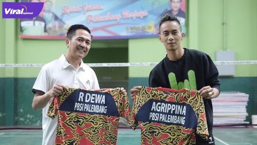 Pasangan Ratu Dewa dengan Agripina tumbang diperempat final Eksekutif Badminton TurnamenPBSI Sumsel 2021, Sabtu (26/6/2021). Foto : viralsumsel.com/ion